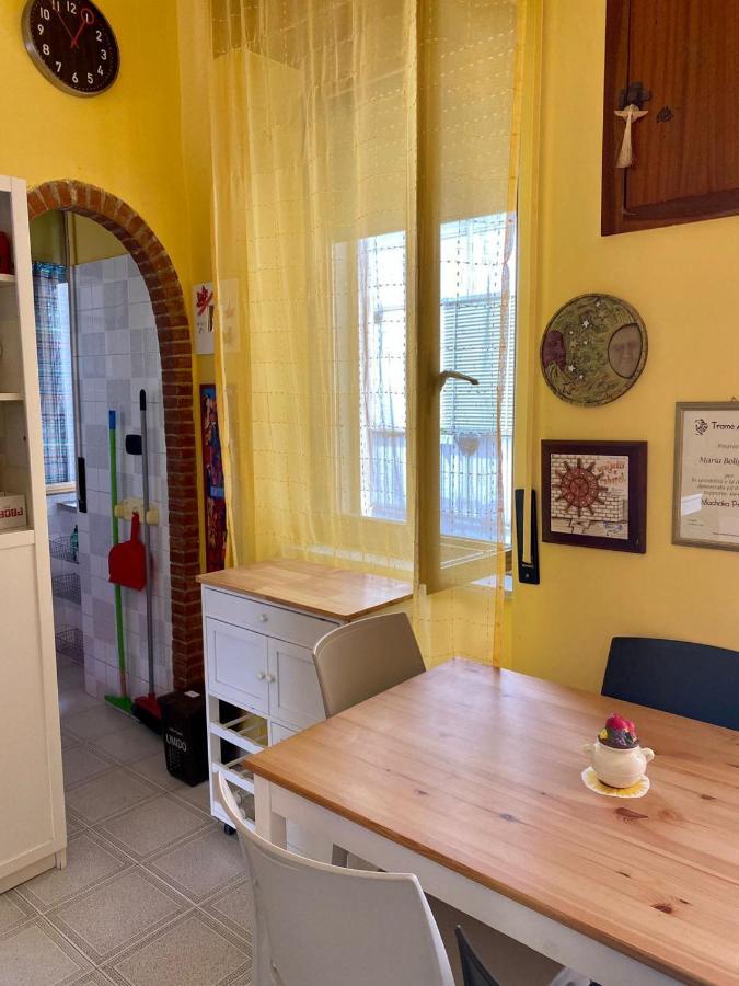 La Casa Di Peppa - Airport And Station Apartment Napoli Bagian luar foto